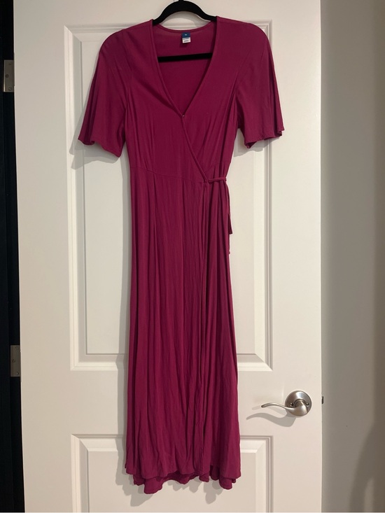 Old Navy Dresses & Skirts - Old Navy Magenta Wrap Maxi Dress